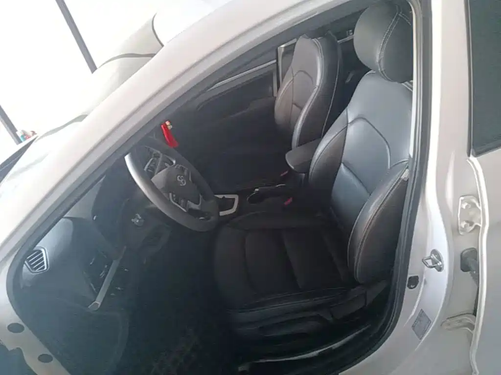 Hyundai Elantra — миниатюра 15
