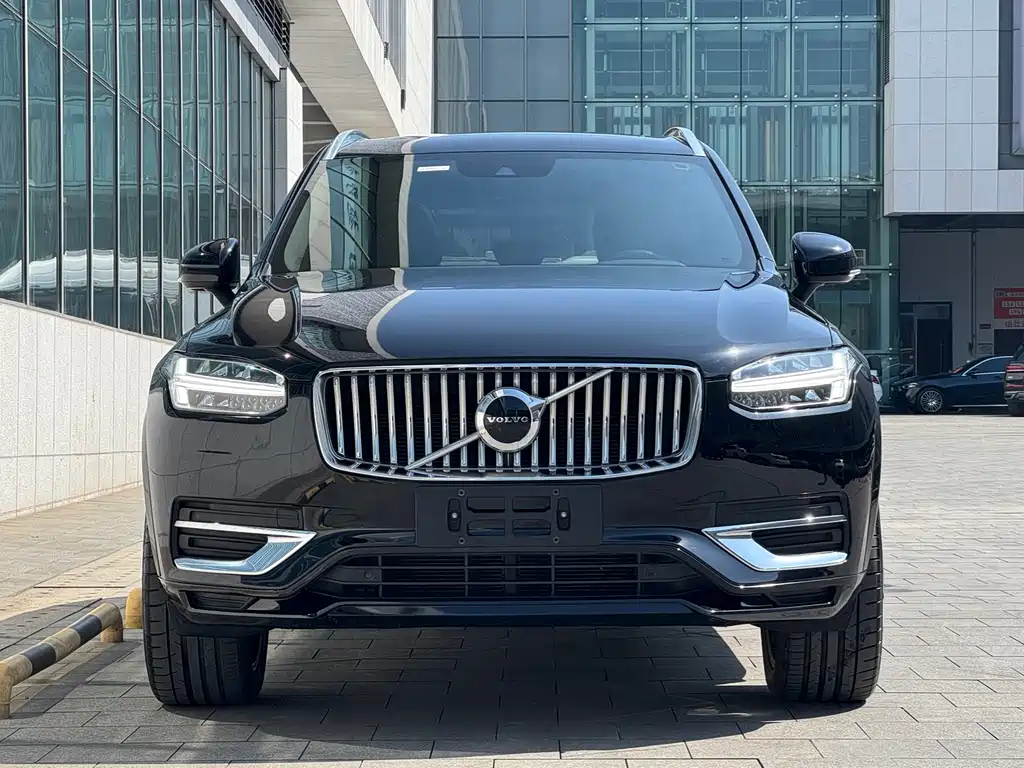 Volvo XC90 2022 B5 Luxury 5 мест