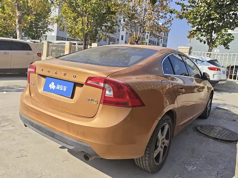 Volvo S60 (Import) — миниатюра 3