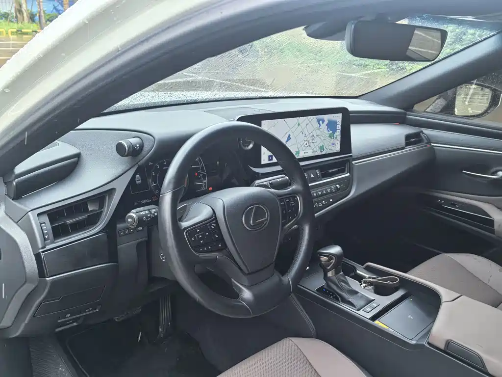 Lexus ES — миниатюра 13