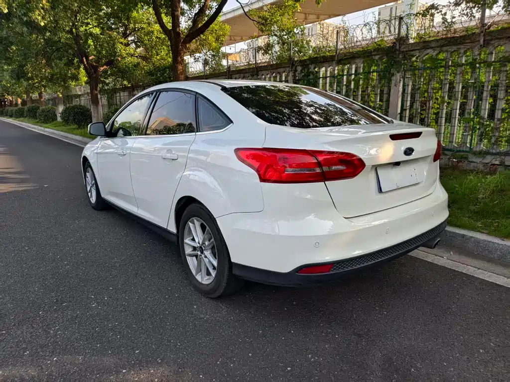 Ford Focus — миниатюра 6