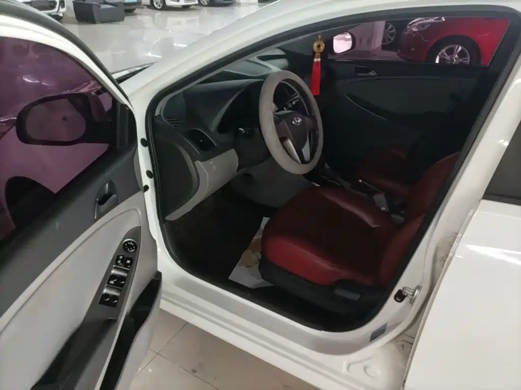 Hyundai Verna — миниатюра 16