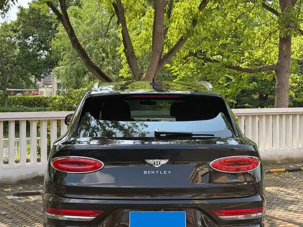 Bentley Bentayga — миниатюра 4