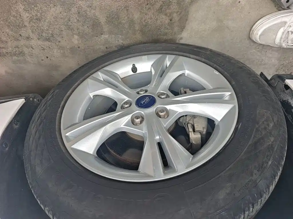 Ford Focus — миниатюра 23