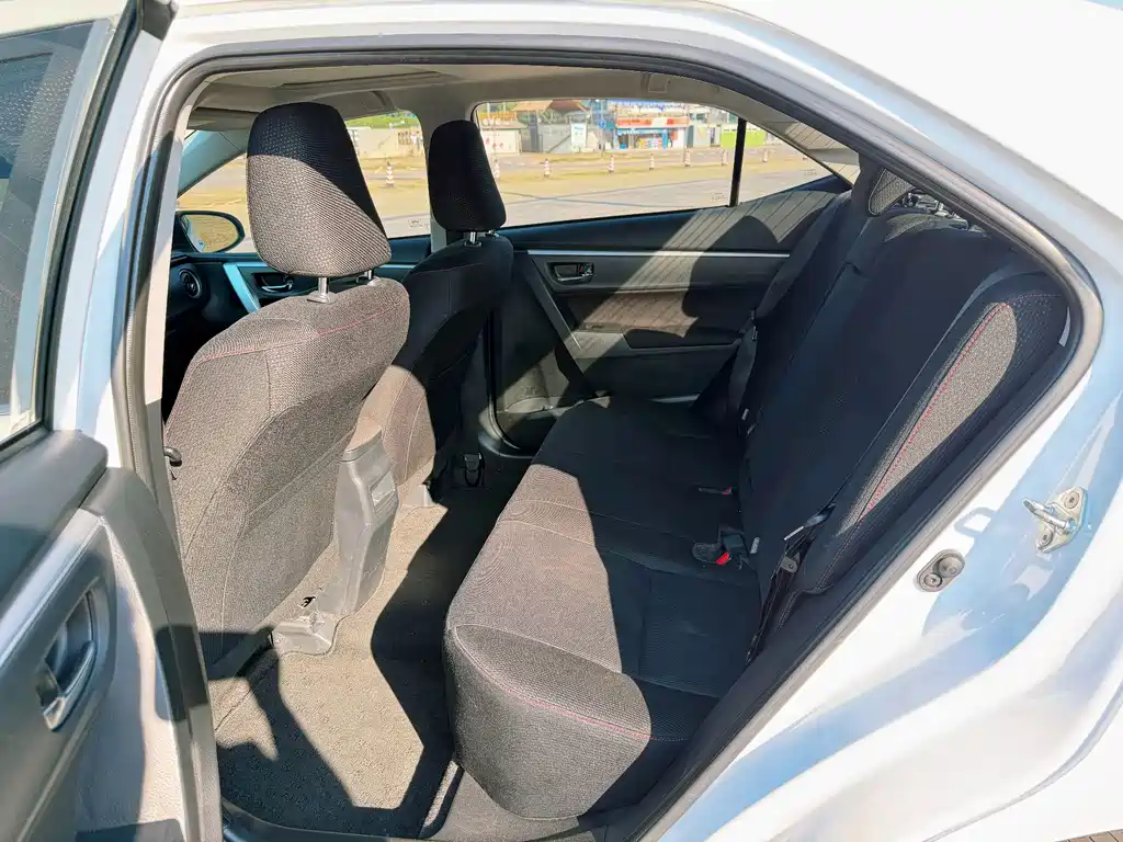 Toyota Corolla — миниатюра 13