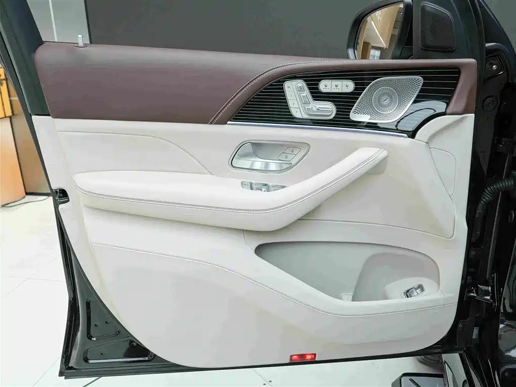 Mercedes-Benz GLS — миниатюра 16