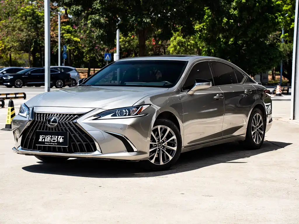 Lexus ES 2023