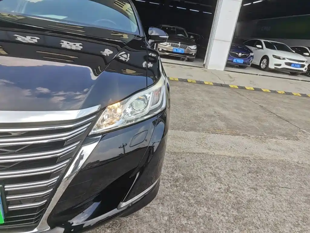 Toyota Crown — миниатюра 24