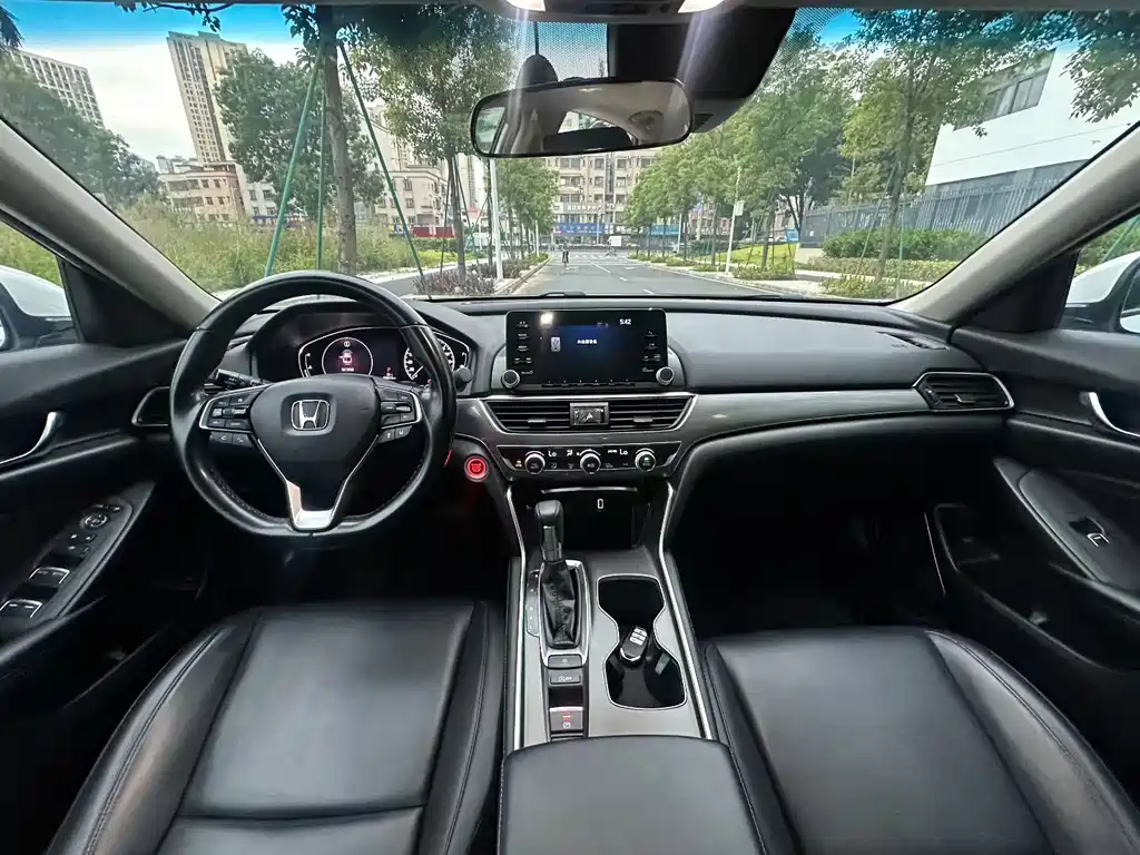 Honda Accord — миниатюра 6