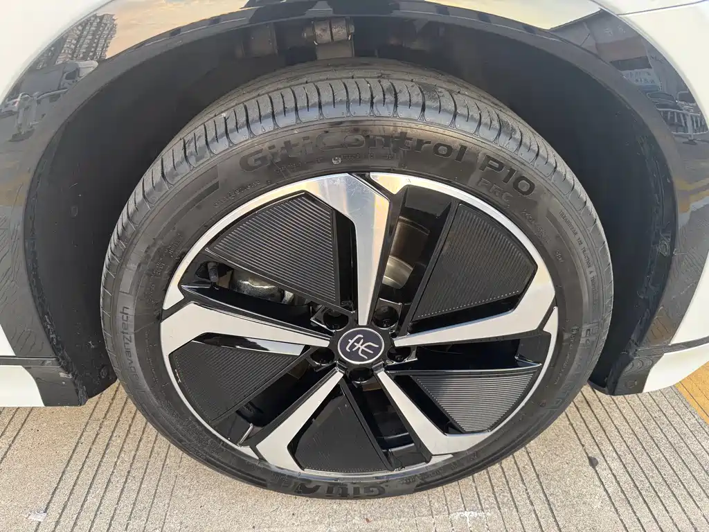 BYD L EV — миниатюра 10