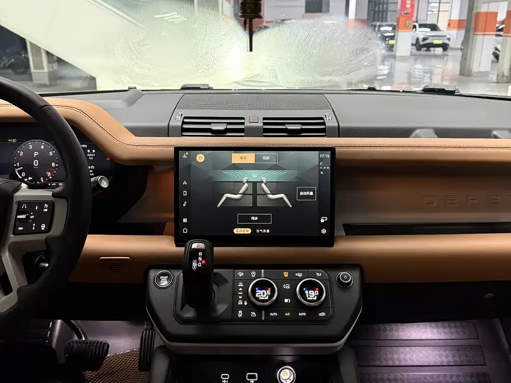 Land Rover Defender — миниатюра 18