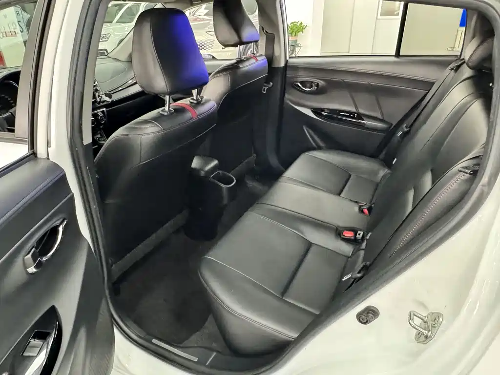 Toyota Yaris L — миниатюра 9