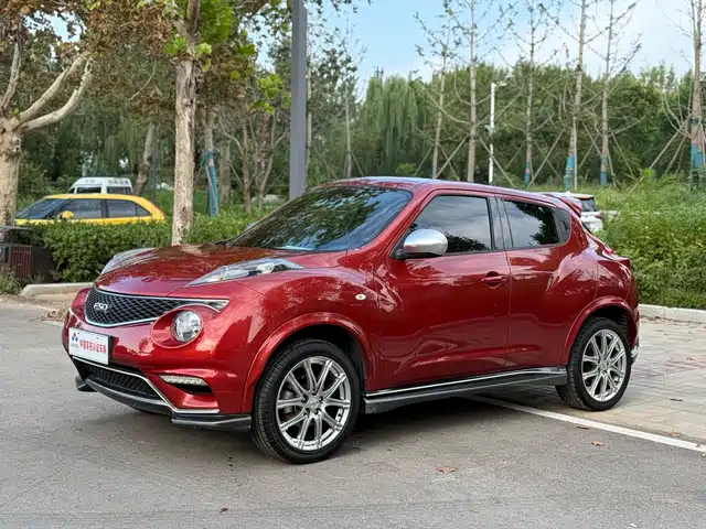 INFINITI  ESQ