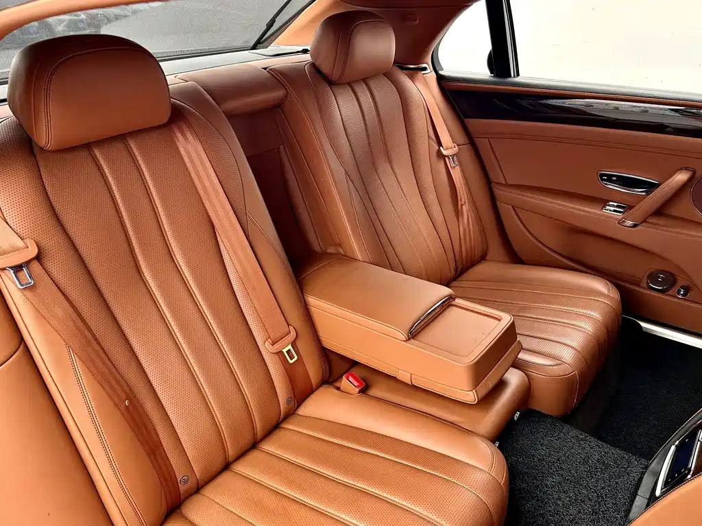Bentley Flying Spur — миниатюра 15