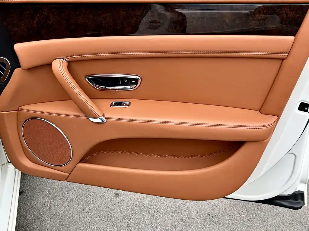 Bentley Flying Spur — миниатюра 17
