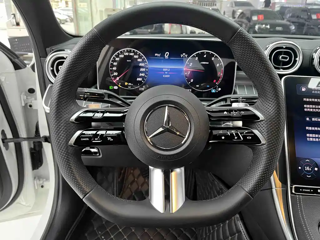 Mercedes-Benz C-Class — миниатюра 16