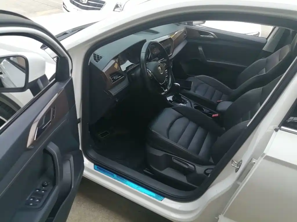 Volkswagen Tharu — миниатюра 16