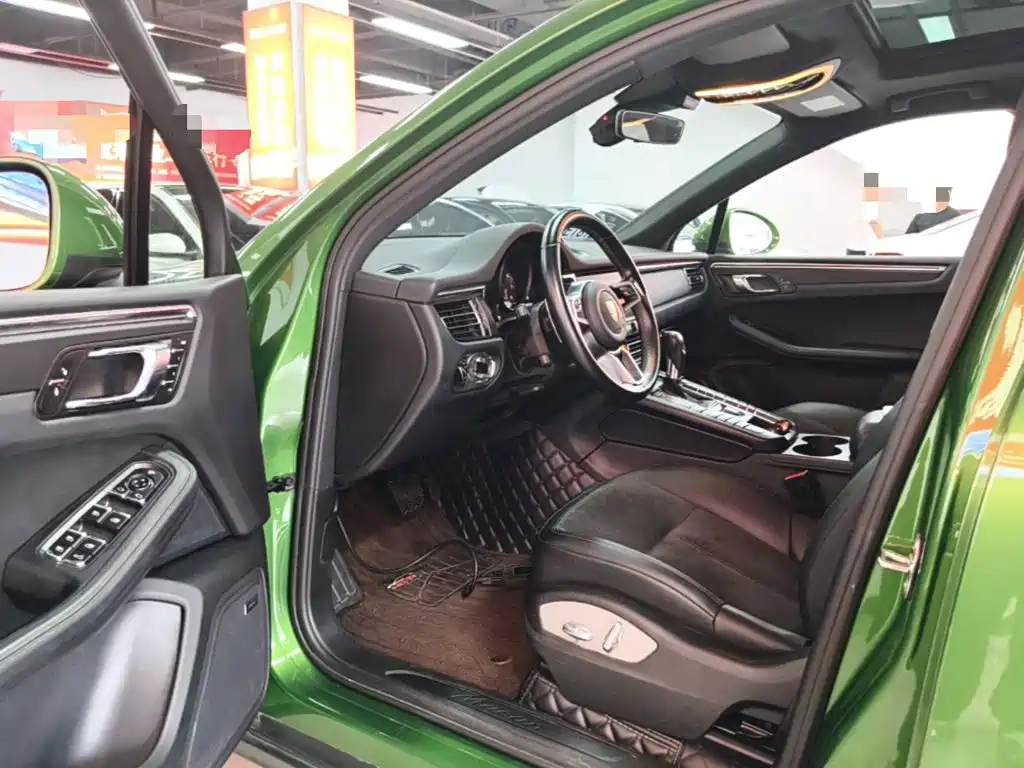 Porsche Macan — миниатюра 16