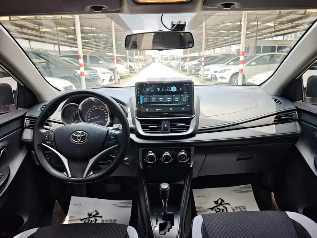 Toyota Yaris L — миниатюра 4