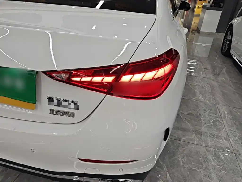 Mercedes-Benz C-Class — миниатюра 8