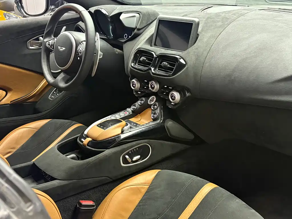 Aston Martin V8 Vantage — миниатюра 14