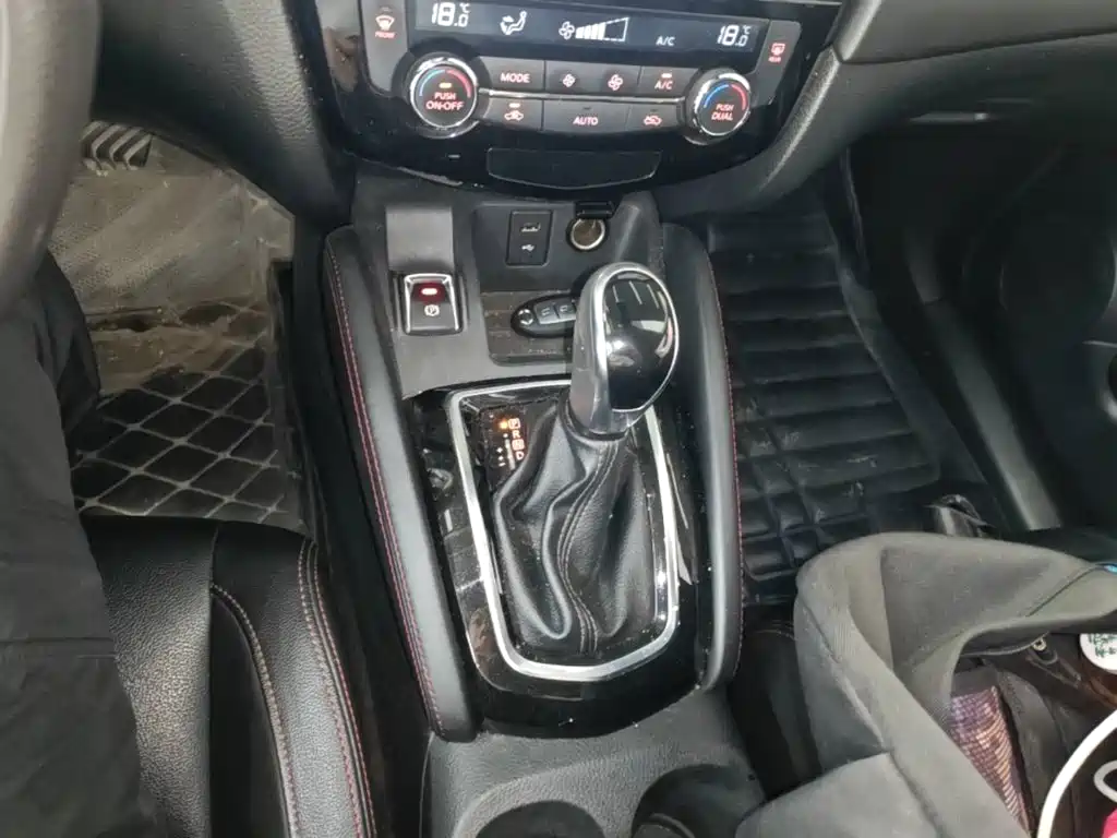 Nissan Qashqai — миниатюра 14