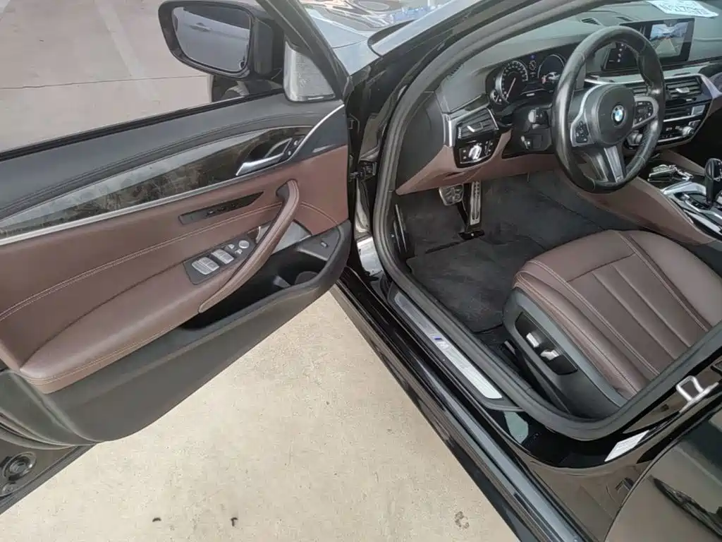 BMW 5 Series — миниатюра 16