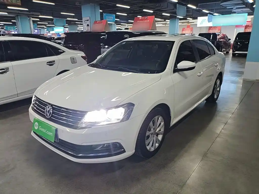 Volkswagen Lavida — миниатюра 2