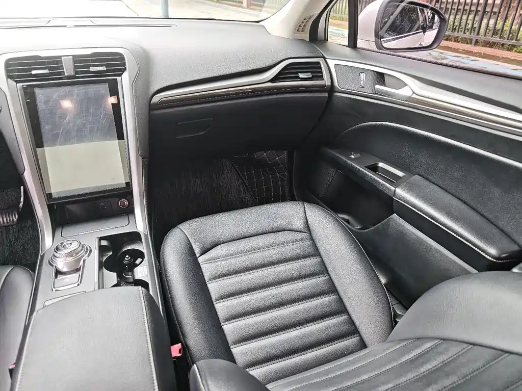 Ford Mondeo — миниатюра 13