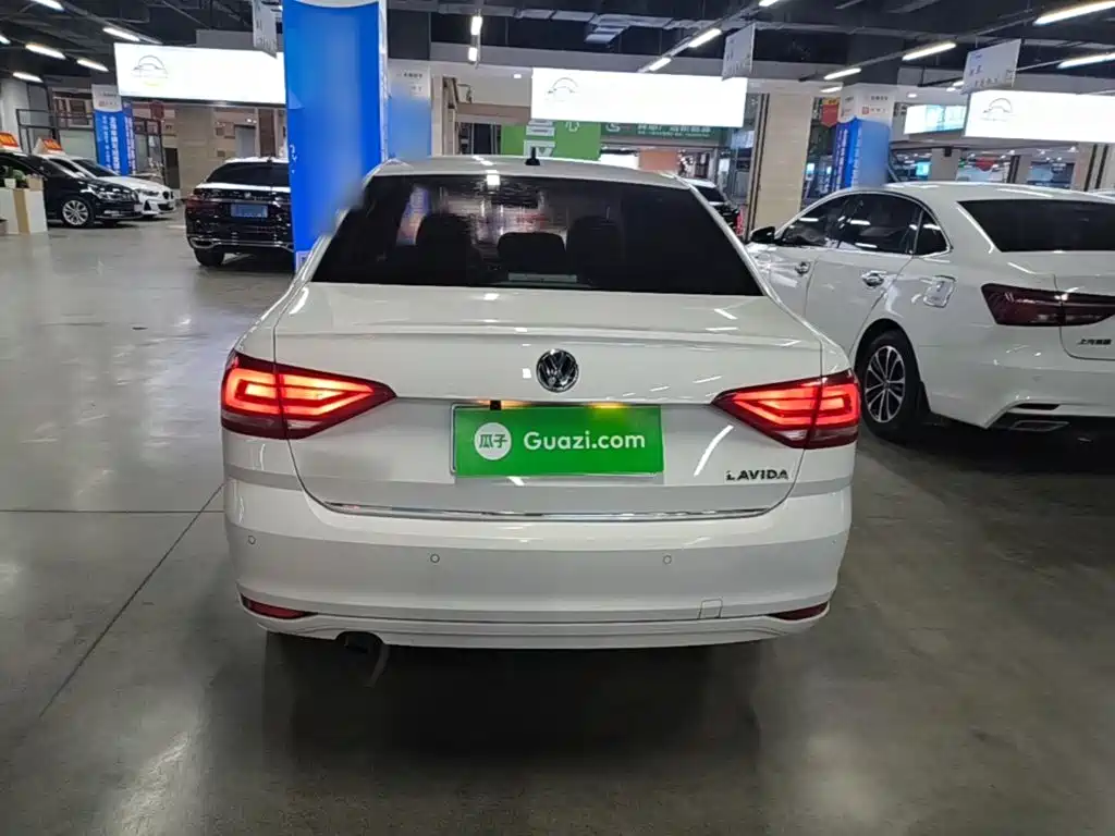 Volkswagen Lavida — миниатюра 6