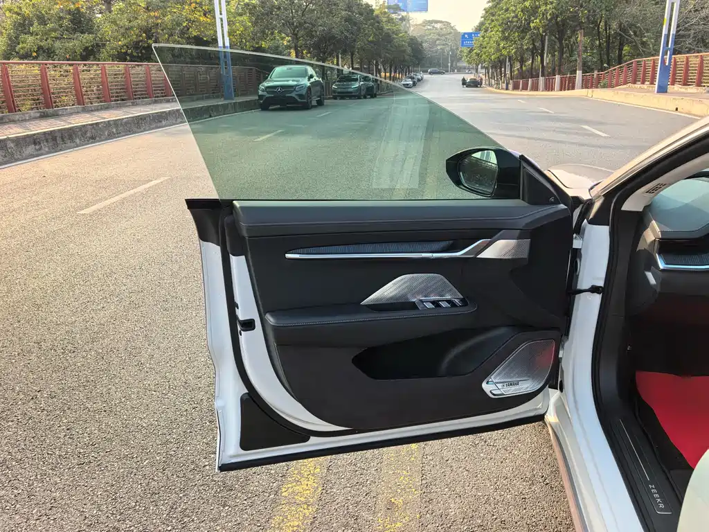 ZEEKR EXTREME KRYPTON 001