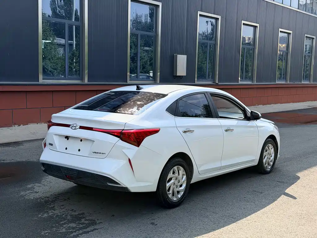 Hyundai Verna — миниатюра 5