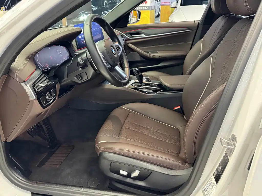 BMW 5 Series — миниатюра 8