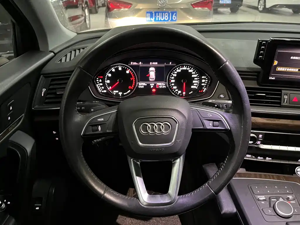 Audi Q5L — миниатюра 3