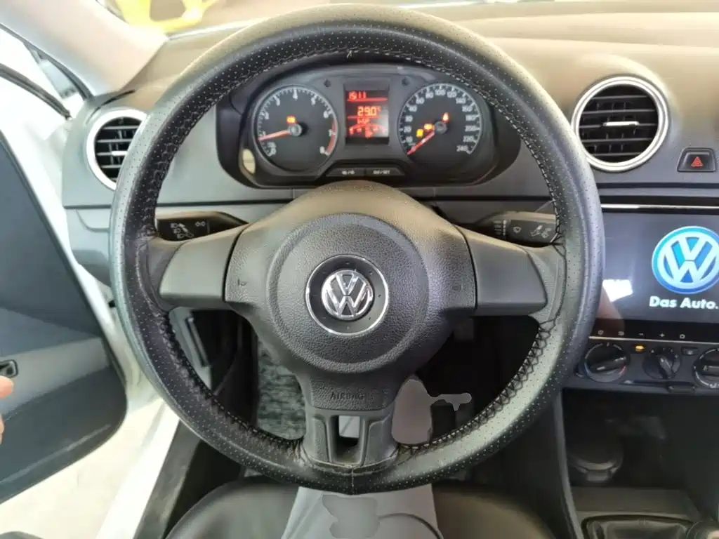 Volkswagen Jetta — миниатюра 11