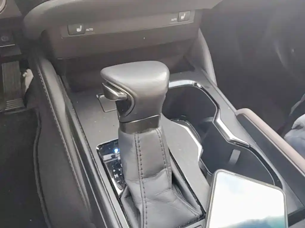 Lexus ES — миниатюра 14