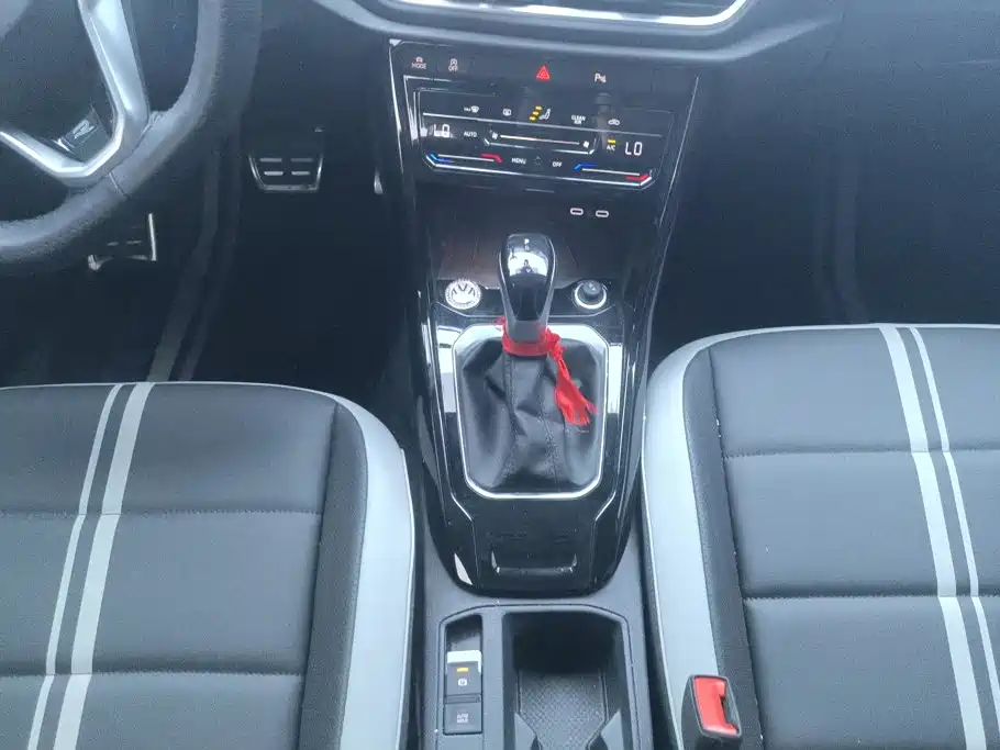 Volkswagen T-Roc — миниатюра 16