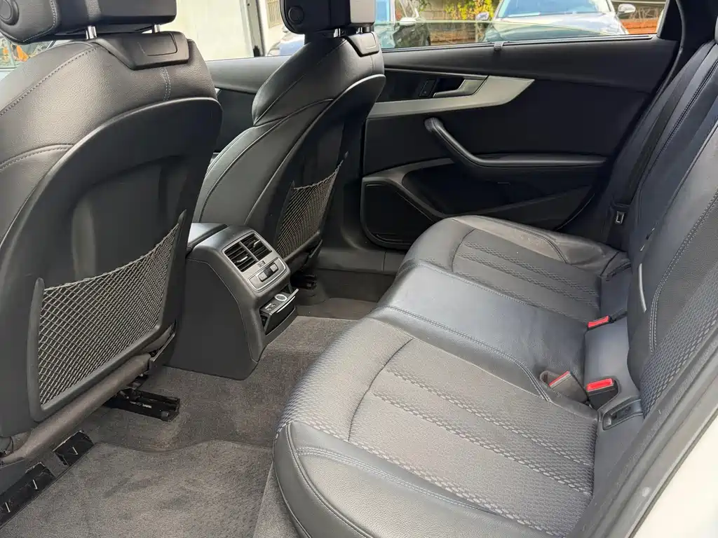 Audi A4L — миниатюра 5