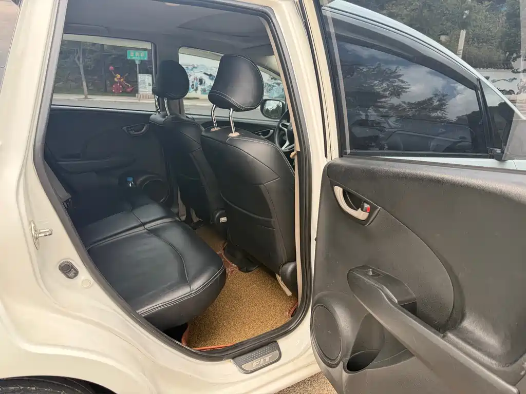 Honda Fit — миниатюра 16