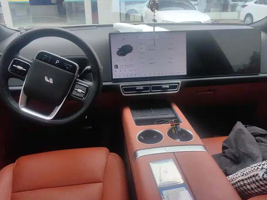 Li Auto Li L8 — миниатюра 12