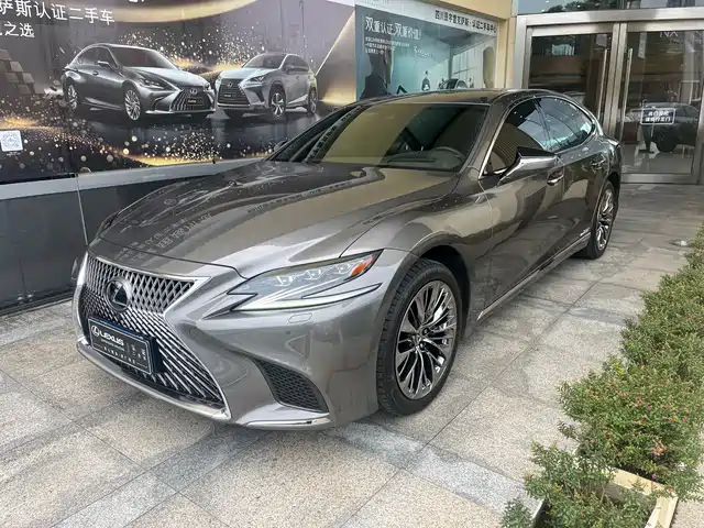 LEXUS  LS 2020