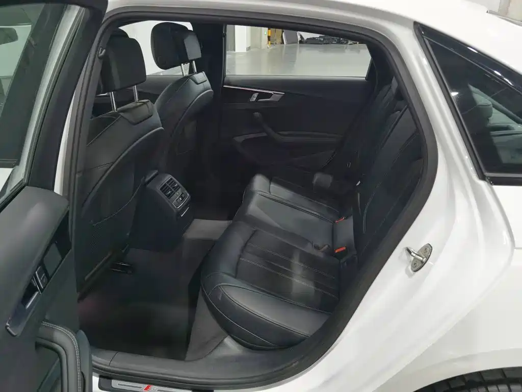 Audi A4L — миниатюра 15