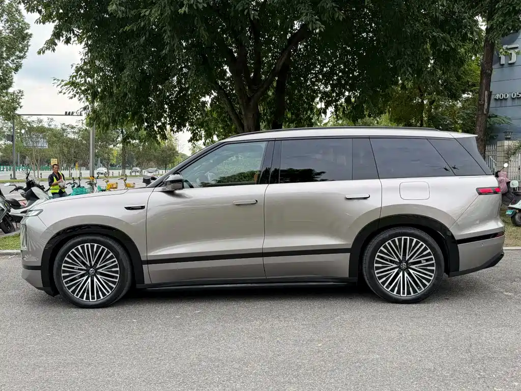 Volkswagen ID.ERA 9X — миниатюра 3