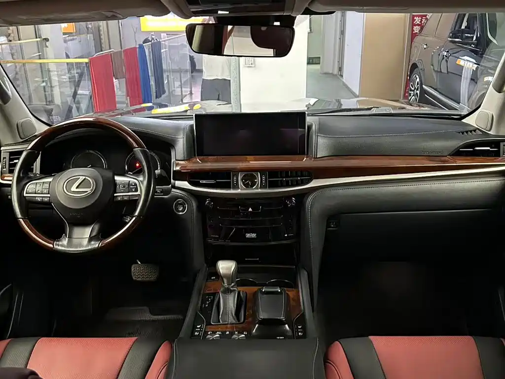 Lexus LX — миниатюра 6