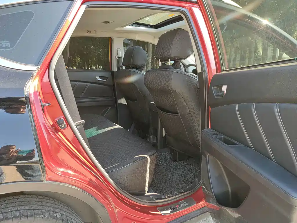 Luxgen U6 — миниатюра 15