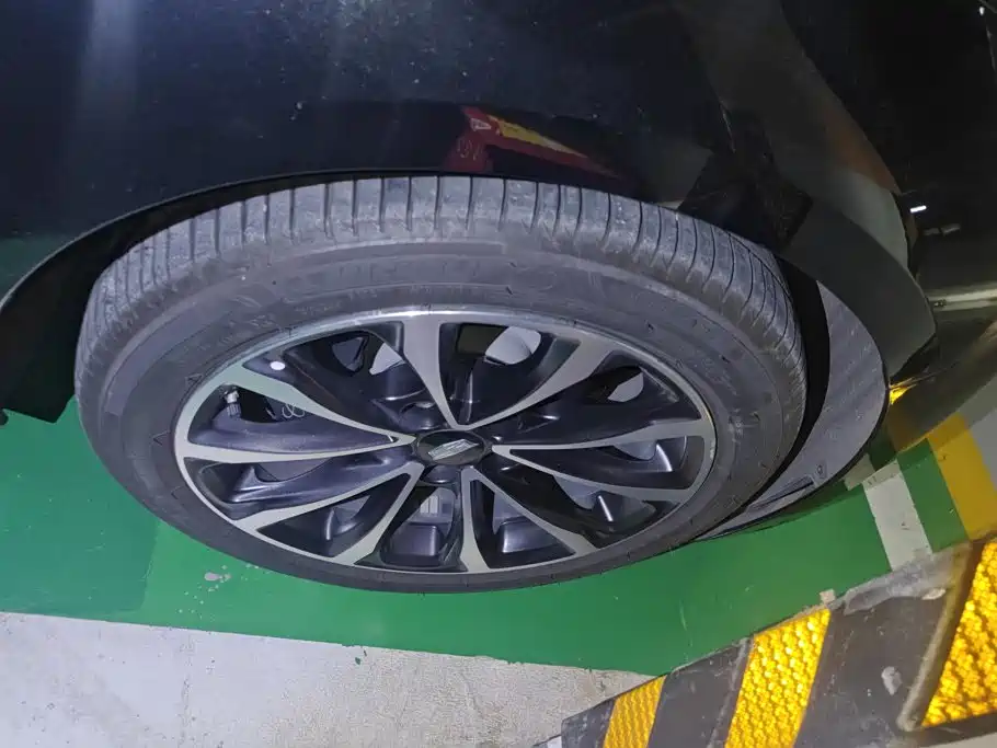 Cadillac CT5 — миниатюра 6