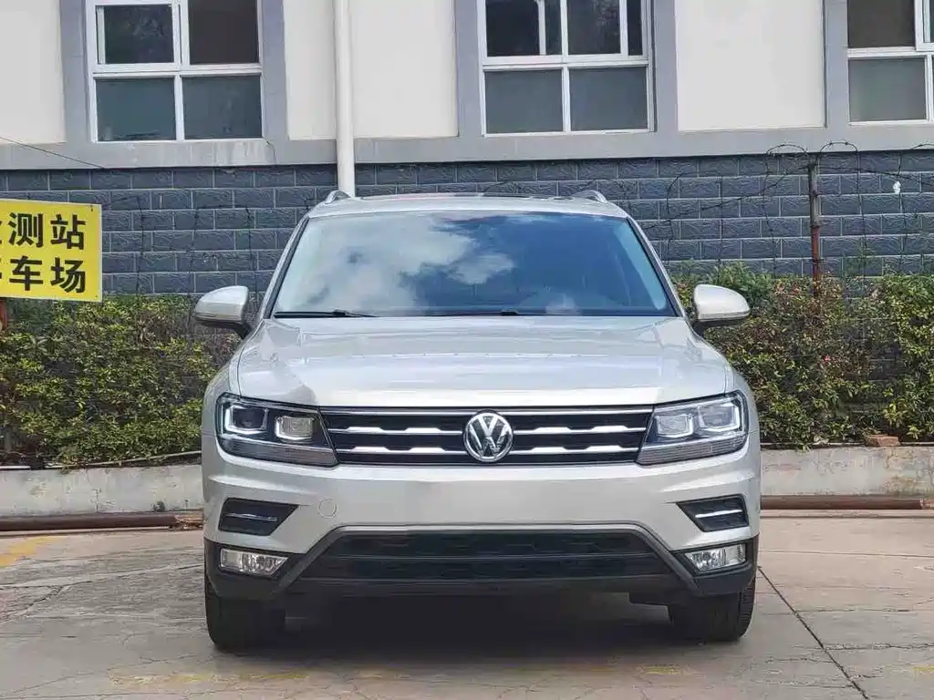 Volkswagen Tiguan L — миниатюра 2
