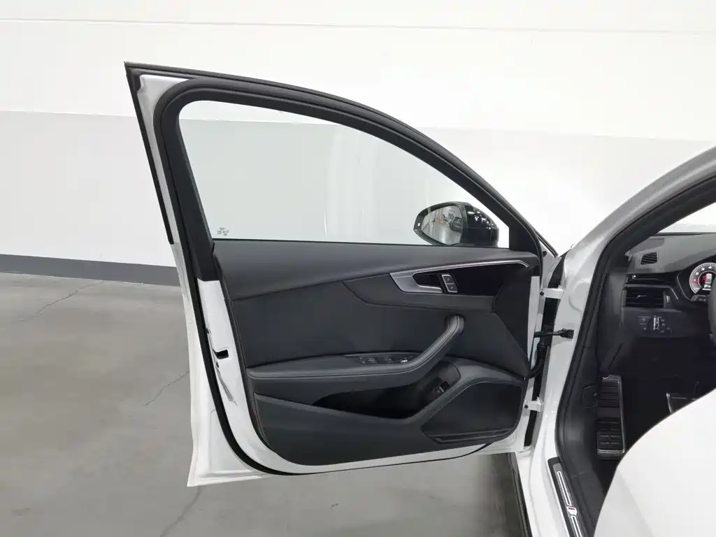 Audi A4L — миниатюра 8