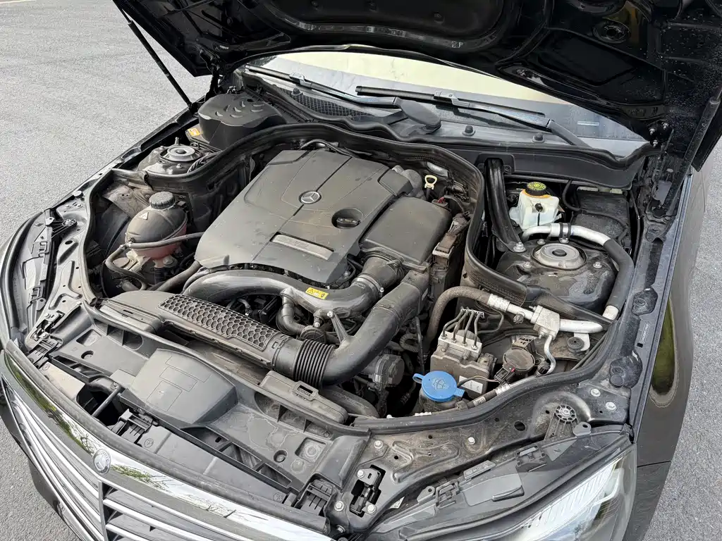 Mercedes-Benz E-Class — миниатюра 4