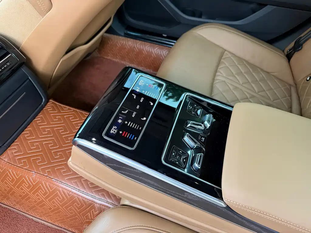 Audi A8 — миниатюра 11
